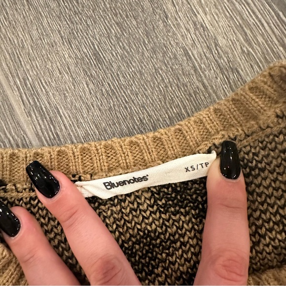 Leopard Long Sleeve Sweater - Picture 2 of 2